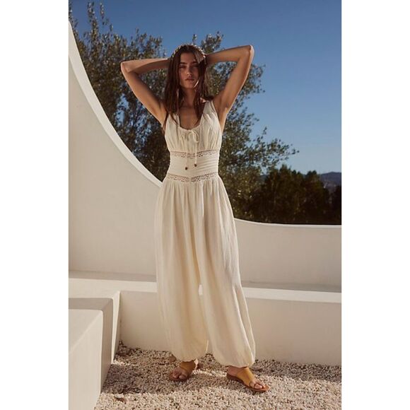 NWT Free People Livin' Lovely Jumpsuit Size S/XS in Ivory - Picture 1 of 7